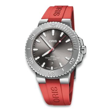 Oris Aquis Date Relief 43,5mm med rød gummi rem
